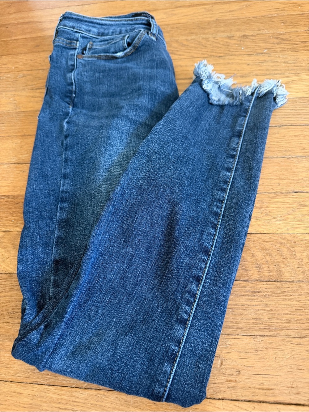 Judy Blue Women's Sz 7/28 Dark Blue Raw Hem Jeans very stretchy skinny